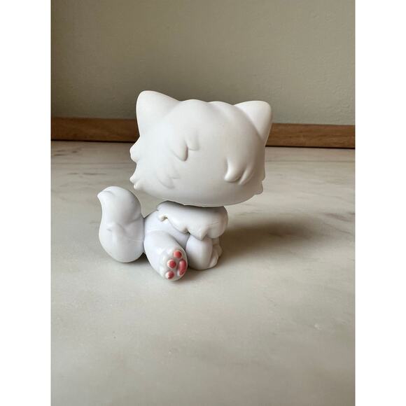 Littlest Pet Shop White Persian Cat #15 G2 LPS Toy Figure Pink Magnet 2004 - Picture 3 of 5
